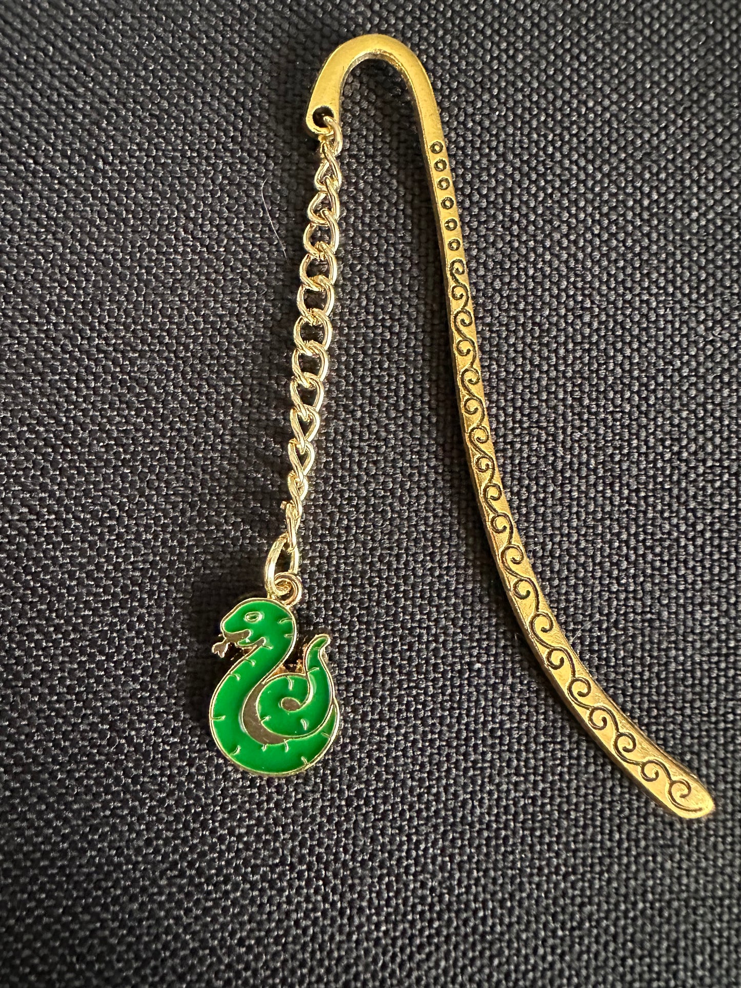 Green Snake Bookmark with Enamel Charm, Gold Book Mark, Gift for Fantasy Readers, Unique Serpent Bookish Gift