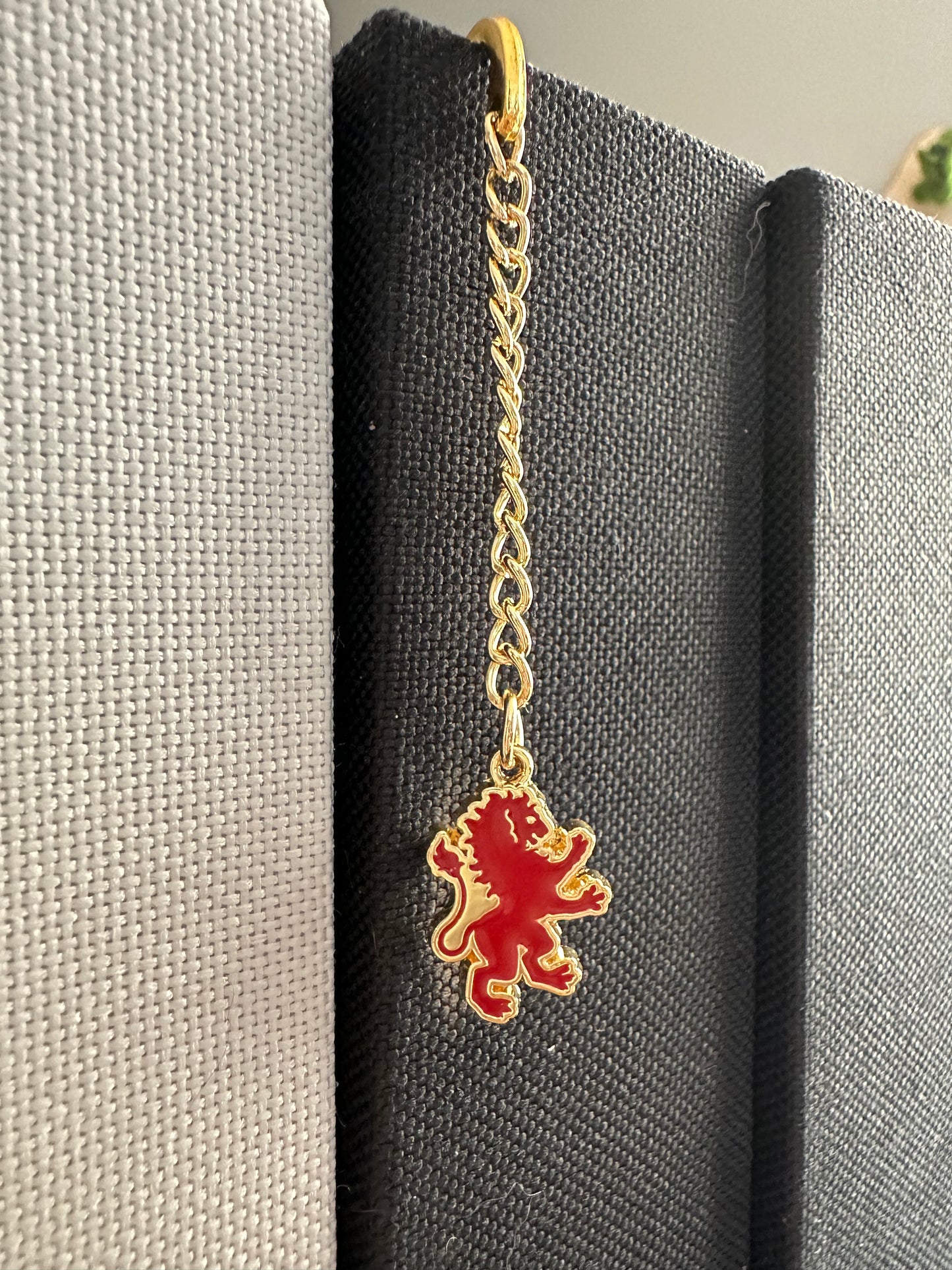 Red Griffin Bookmark, Fantasy Book Mark, Unique Gift for Readers, Mythical Creature Bookish Gift